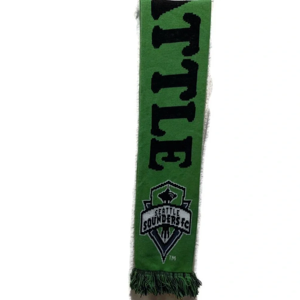I ❤️ Seattle, Seattle Sounders FC soccer scarf.